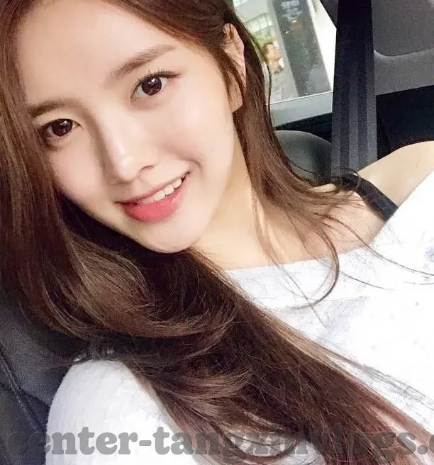依依久久人妻狠狠-依依情深,久久人妻的细腻世界